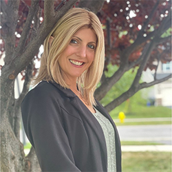 Dr. Courtney Fantauzzo headshot