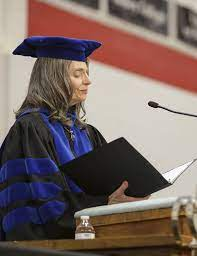 Elvera Berry gives the commencement address