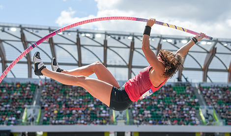 Brynn during pole vault attempt